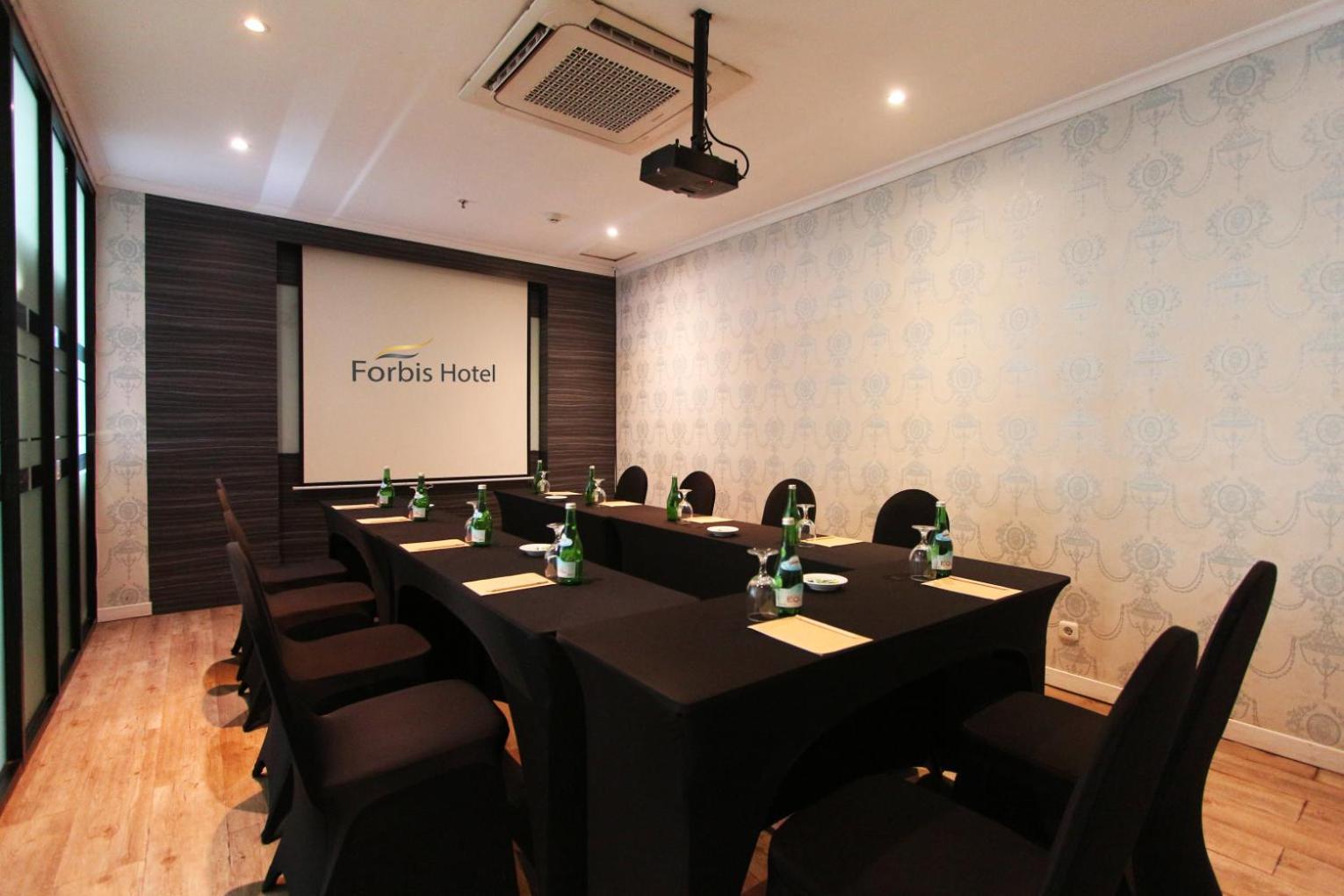 Forbis Hotel 4* Serang